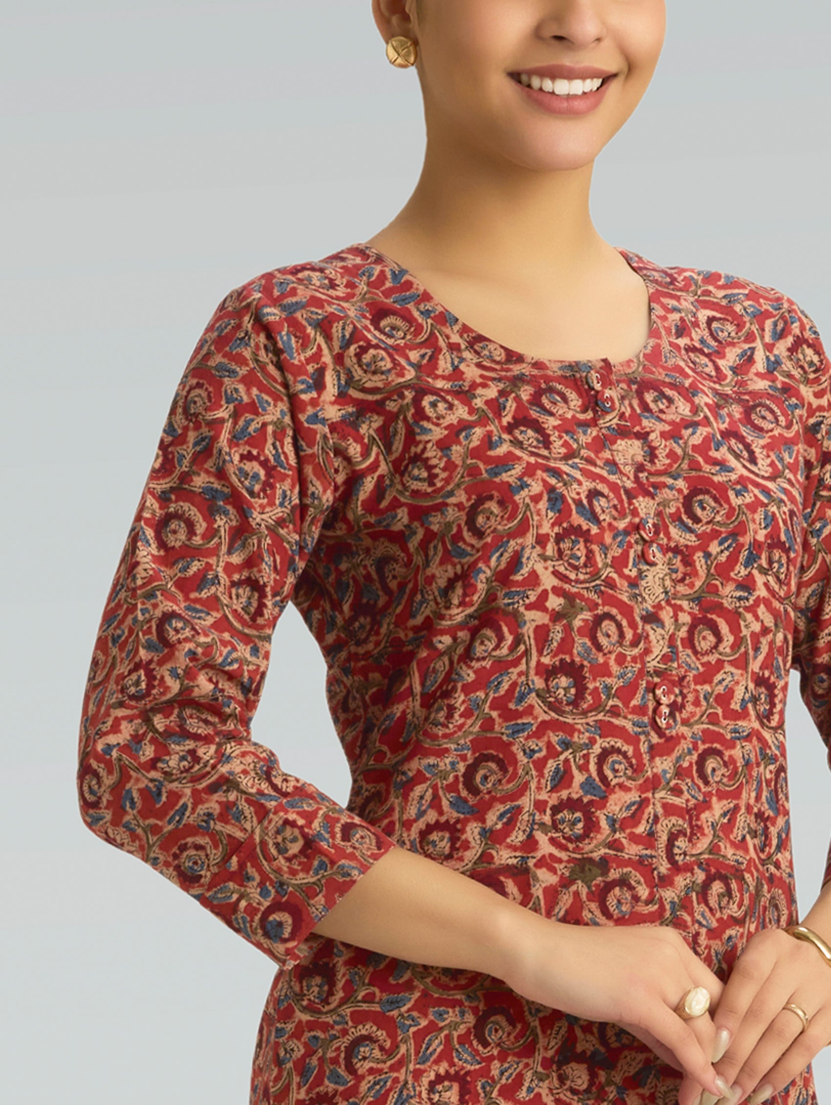 side silhouette of Kalamkari print straight cotton kurta