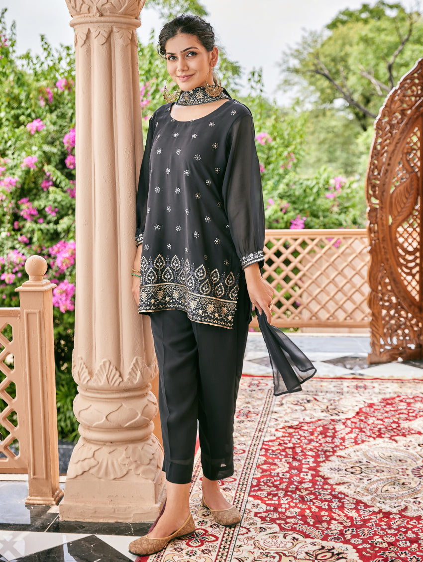 Black Embroidered Punjabi Suit Leemboodi | wegotgutters.com