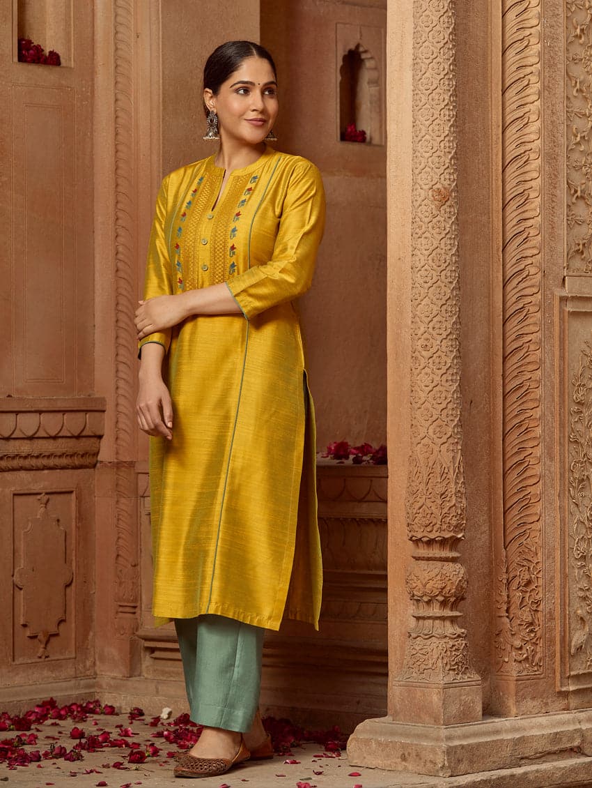 Buy online Plain Golden Silk Kurta from Kurta Kurtis for Women by The Bebo  for ₹1299 at 0% off | 2024 Limeroad.com