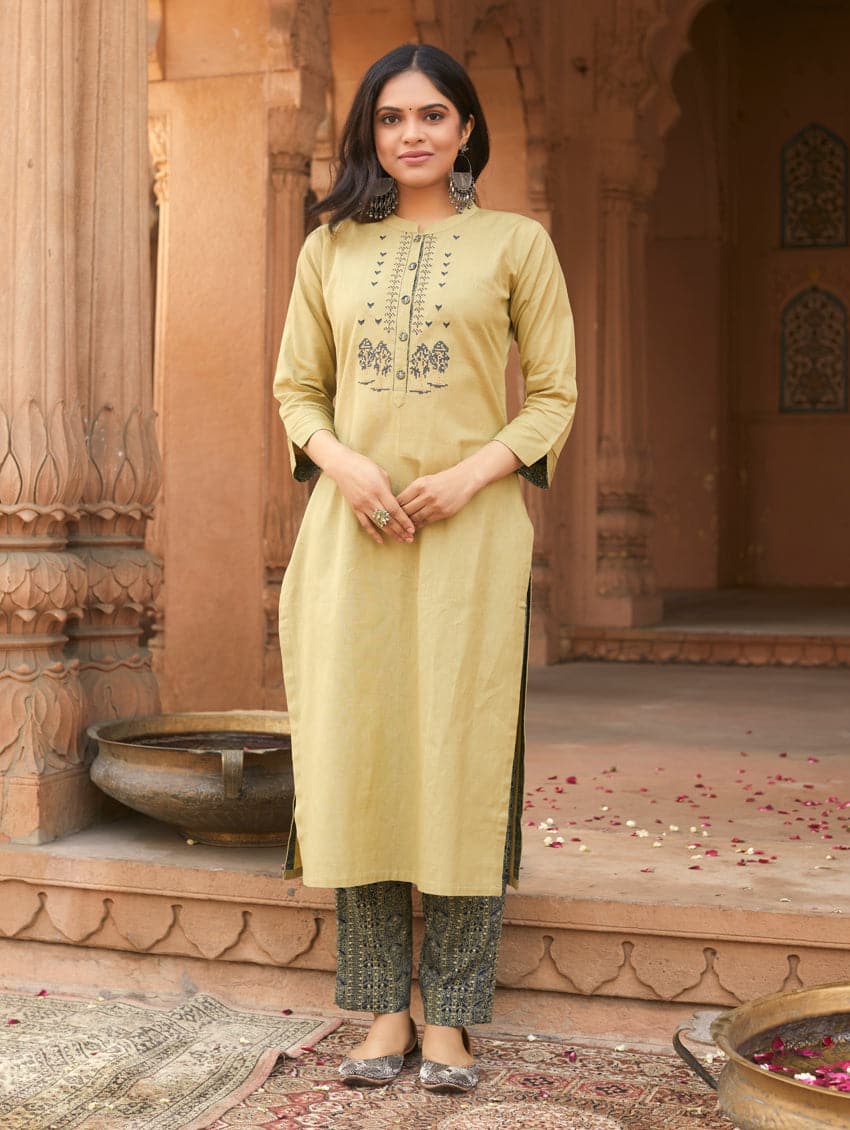 Buy Kaajh Women's White Embroidered Cotton Kurta Pant Set Online at Best  Price | Distacart